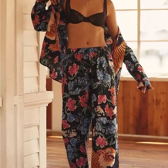 Anthropologie LyreBird Cloud Flannel Pajama Pants Gemmel Navy Tiger Print Size S - Picture 4 of 5